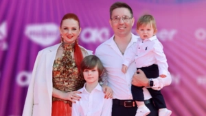 Солистка t.A.T.u. Лена Катина рассказала о недостатках мужа: «Меня передергивает» Солистка t.A.T.u. Лена Катина рассказала о недостатках мужа: «Меня передергивает»