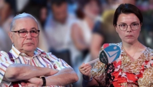 Молодая жена Евгения Петросяна отправилась в Африку без мужа и детей Молодая жена Евгения Петросяна отправилась в Африку без мужа и детей