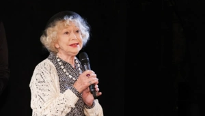 Светлана Немоляева выступила против ремейка «Служебного романа» Светлана Немоляева выступила против ремейка «Служебного романа»