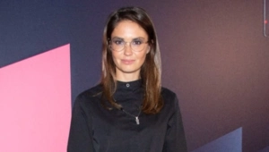 Агата Муцениеце объяснила, почему скрывает лицо новорожденной дочери