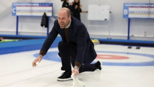 Принцу Уильяму запретили кататься на электросамокатах