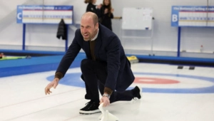 Принцу Уильяму запретили кататься на электросамокатах