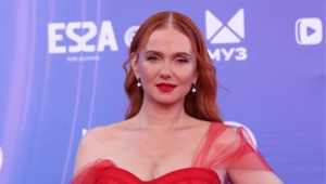 Лена Катина пришла на красную дорожку «Премии МУЗ-ТВ 2026. Движение» без Юлии Волковой Лена Катина пришла на красную дорожку «Премии МУЗ-ТВ 2026. Движение» без Юлии Волковой