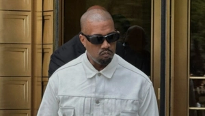 Канье Уэст опубликовал открытое письмо с извинениями: «Я утратил связь с реальностью» Канье Уэст опубликовал открытое письмо с извинениями: «Я утратил связь с реальностью»