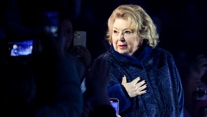 Татьяна Тарасова встала с инвалидной коляски, чтобы почтить память ученика
