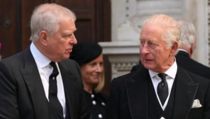 Карл III опасается лишения трона после ареста брата, бывшего принца Эндрю