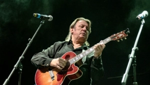 Лоза пожаловался на необходимость много работать из-за маленькой пенсии