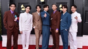 BTS представили тизер клипа «SWIM»