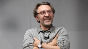 Сергею Шнурову — 53: биография, личная жизнь и главные хиты лидера «Ленинграда»