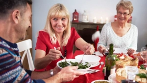 Новогодний стол 55+: вкусно, но без тяжести — идеи легких закусок и горячего Новогодний стол 55+: вкусно, но без тяжести — идеи легких закусок и горячего