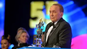 Неизвестная история Александра Маслякова: вся правда о бессменном ведущем КВН Неизвестная история Александра Маслякова: вся правда о бессменном ведущем КВН
