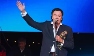 Исполнитель хита «Яблоки на снегу» спустя годы: как живет Михаил Муромов