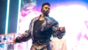 Российский фотограф раскрыл детали работы над шоу Джейсона Деруло