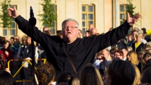 Народный артист России Сергей Стадлер скончался на борту самолета