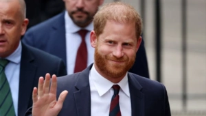 Принц Гарри может пойти на примирение с королем Карлом III после решения о пересмотре уровня охраны Принц Гарри может пойти на примирение с королем Карлом III после решения о пересмотре уровня охраны