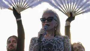 Лариса Долина хотела бы пройти обучение на актерских курсах Лариса Долина хотела бы пройти обучение на актерских курсах