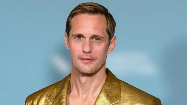 Александр Скарсгард появился на премьере фильма в Лондоне в прозрачных туфлях