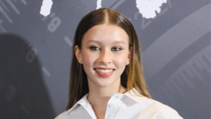 15-летняя Анна Пересильд перестала скрывать отношения с известным певцом 15-летняя Анна Пересильд перестала скрывать отношения с известным певцом
