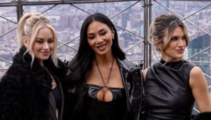 Pussycat Dolls воссоединились на AMAs 2026 в красных латексных нарядах Pussycat Dolls воссоединились на AMAs 2026 в красных латексных нарядах