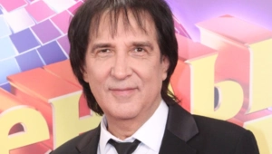 Кай Метов удивил поклонников своим летним хобби: «Рубить дрова — это восторг!» Кай Метов удивил поклонников своим летним хобби: «Рубить дрова — это восторг!»