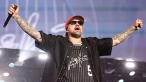 Концерт Басты в Смоленске неожиданно превратился в свадебную церемонию Концерт Басты в Смоленске неожиданно превратился в свадебную церемонию