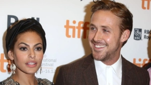 Райан Гослинг устроил сюрприз Еве Мендес прямо на съемках шоу