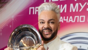 Филипп Киркоров поздравил МУЗ-ТВ с Днём рождения