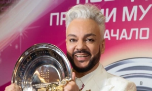 Филипп Киркоров поздравил МУЗ-ТВ с Днём рождения