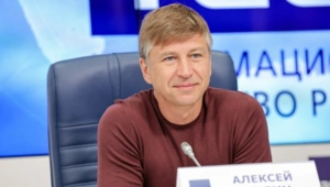 Алексей Ягудин рассказал, почему не отдаст дочь в дворец гимнастики Ирины Винер