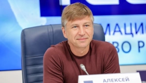 Алексей Ягудин рассказал, почему не отдаст дочь в дворец гимнастики Ирины Винер