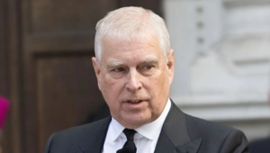 Бывший принц Эндрю впервые появился на публике спустя четыре недели после задержания