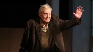 90-летний Олег Басилашвили высказался об уходе со сцены 90-летний Олег Басилашвили высказался об уходе со сцены