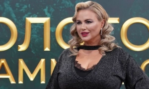 Семенович показала фигуру на фоне слухов о прибавке веса и попросила фанатов защитить ее