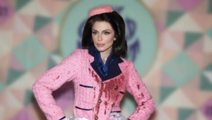 Бывшая Канье Уэста ответила на критику из-за окровавленного костюма Жаклин Кеннеди Бывшая Канье Уэста ответила на критику из-за окровавленного костюма Жаклин Кеннеди