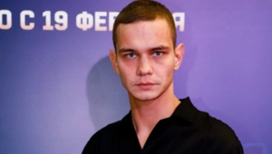 Слава Копейкин из «Слова пацана» рассказал о личном: «В телефоне меня любят, а дома я один» Слава Копейкин из «Слова пацана» рассказал о личном: «В телефоне меня любят, а дома я один»