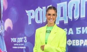 13-летний сын Агаты Муцениеце и Павла Прилучного поднял маму на руки