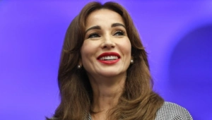 Анфиса Чехова отправилась в Париж с мужем и его бывшей женой