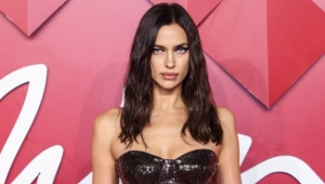 Дочь Ирины Шейк заплакала из-за агрессивных папарацци