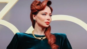 Настасья Самбурская пожаловалась на слишком большие букеты роз от мужчин