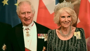 Король Карл III и Камилла посетили выставку в честь 100-летия Елизаветы II