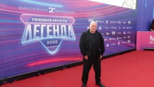 Рок-звезда Вадим Самойлов на МУЗ-ТВ 2025 назвал легенд шоу-бизнеса