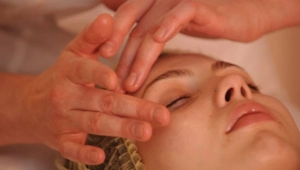 Врач-косметолог дала советы по уходу за кожей осенью Врач-косметолог дала советы по уходу за кожей осенью