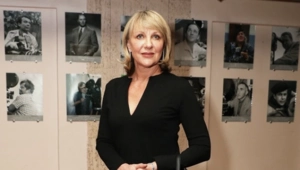 Коллеги трогательно поздравили Елену Яковлеву с днем рождения Коллеги трогательно поздравили Елену Яковлеву с днем рождения