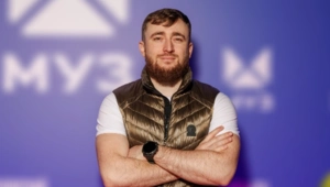 Султан Лагучев объяснил, зачем поклонники дарят ему шашлык