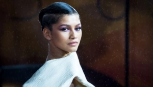 Зендея вышла в свет с золотым кольцом на безымянном пальце на фоне слухов о тайной свадьбе