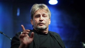 Александр Домогаров опубликовал редкие кадры с женой Татьяной Степановой