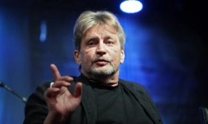 Александр Домогаров опубликовал редкие кадры с женой Татьяной Степановой