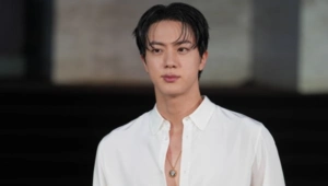 Сольный хит Джина из BTS в шаге от миллиарда: трек собрал более 800 млн прослушиваний