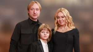Сын Яны Рудковской и Евгения Плющенко победил в турнире с единственным участником Сын Яны Рудковской и Евгения Плющенко победил в турнире с единственным участником