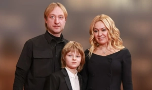 Сын Яны Рудковской и Евгения Плющенко победил в турнире с единственным участником Сын Яны Рудковской и Евгения Плющенко победил в турнире с единственным участником